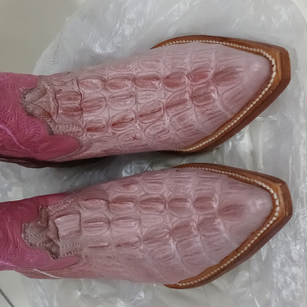 Woman's Alligator Boots